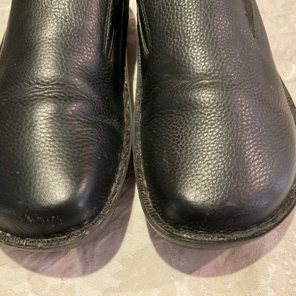 Alegria Pebbled Leather Slip Ons Size 9.5 main image 6